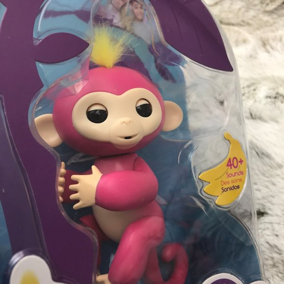 [WowWee] Fingerlings - Interactive Baby Monkey - Bella Pink with Yellow Hair - Picture 2 of 7